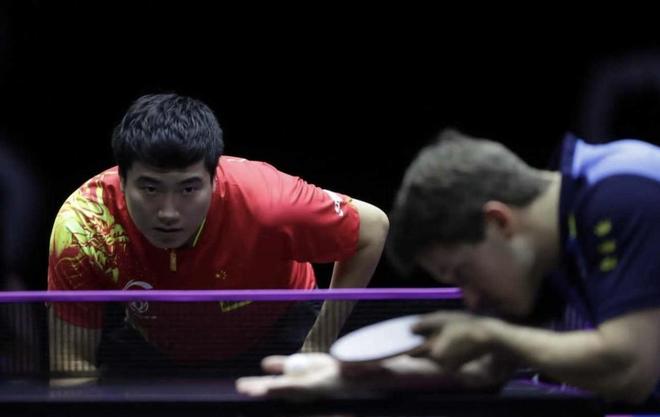 他却毫不掩 他却毫不掩