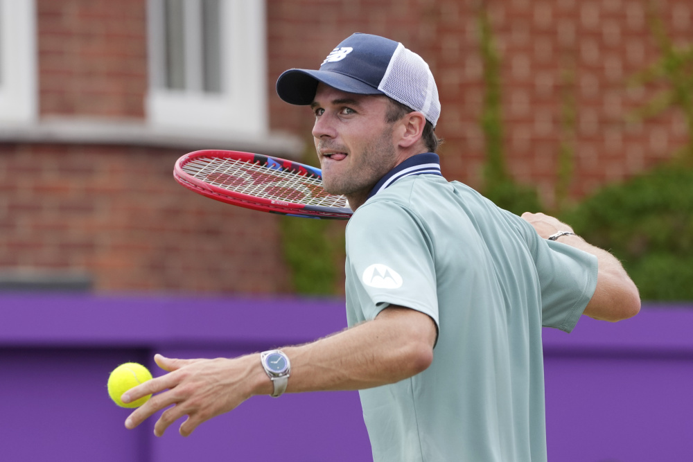 在比赛激烈 在比赛激烈