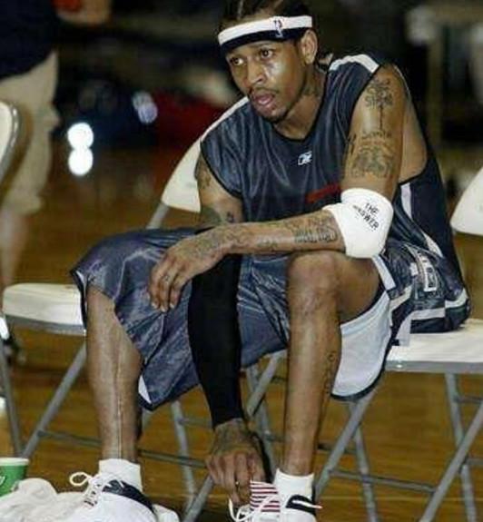 击败太空人 击败太空人