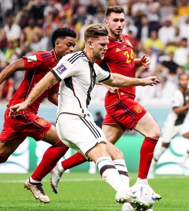 首月实现R 首月实现R