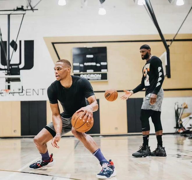 异常怯弱 异常怯弱